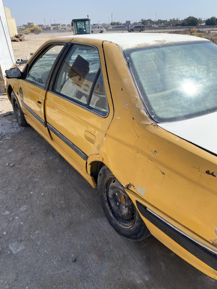 السلام عليكم بيجو بارص مديل 2015 رقم ميسان الماني سنويه منتهيه من 2020راعيها ما اندله ابيع كوم حديد أتعهد باصوليات السياره والسرقه فقط العنوان البصره 
السعر 10 ورقات وبيها مجال 
للاستفسار ***********
