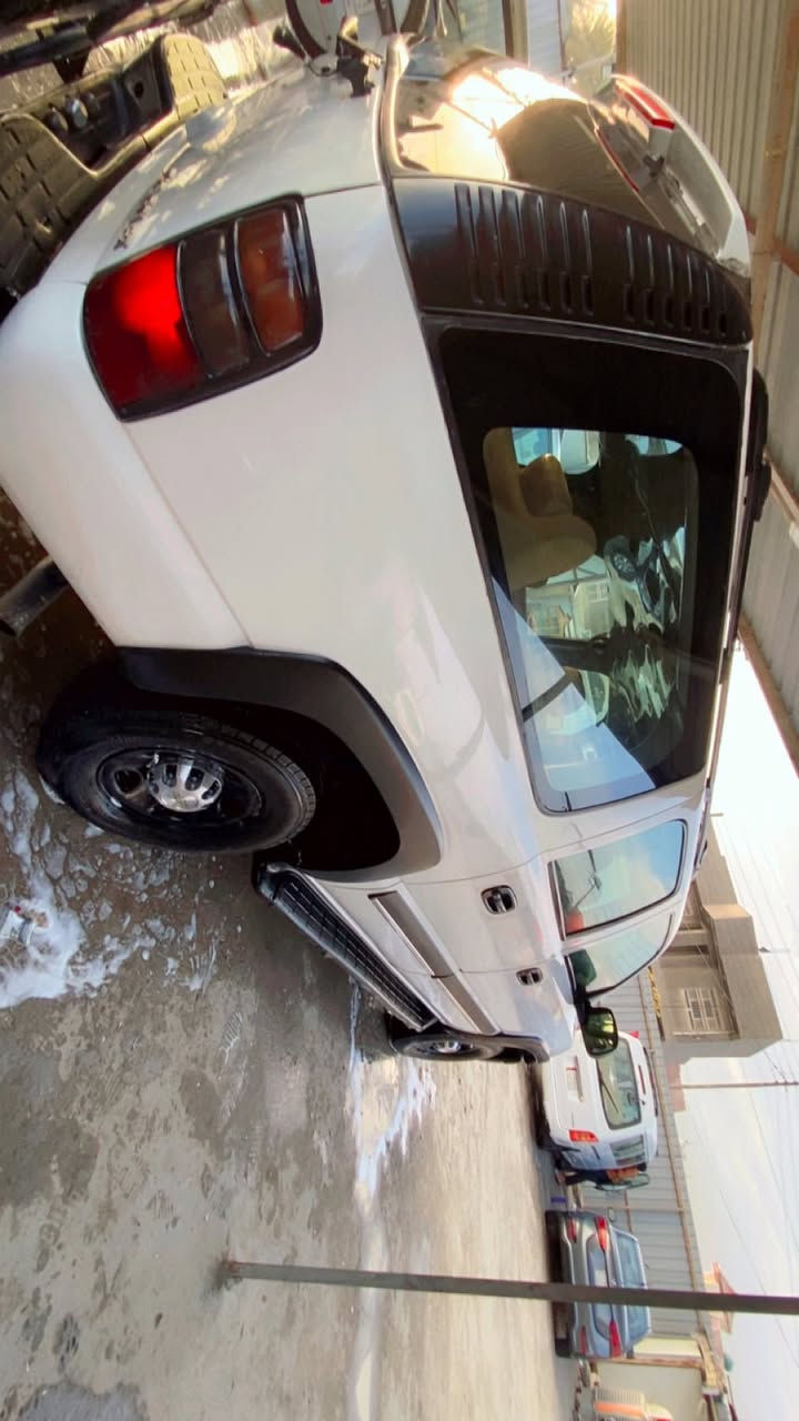 السلام عليكم شوفر ليت للبيع موديل 2004اجره سنويه لل28 كير مكينه اكسل حداديه تخم تاير منضومت زنون تبريد تدفئه سنتر لك مري اشاره +شفط السياره جاهزه من كلشي بسمي تحويل مباشر خطها حله بغداد وصل خط وبحث جدد مكان السياره حله غير متواجد ع الفيس السعر (110) بيها مجال قليلللل    ***********
