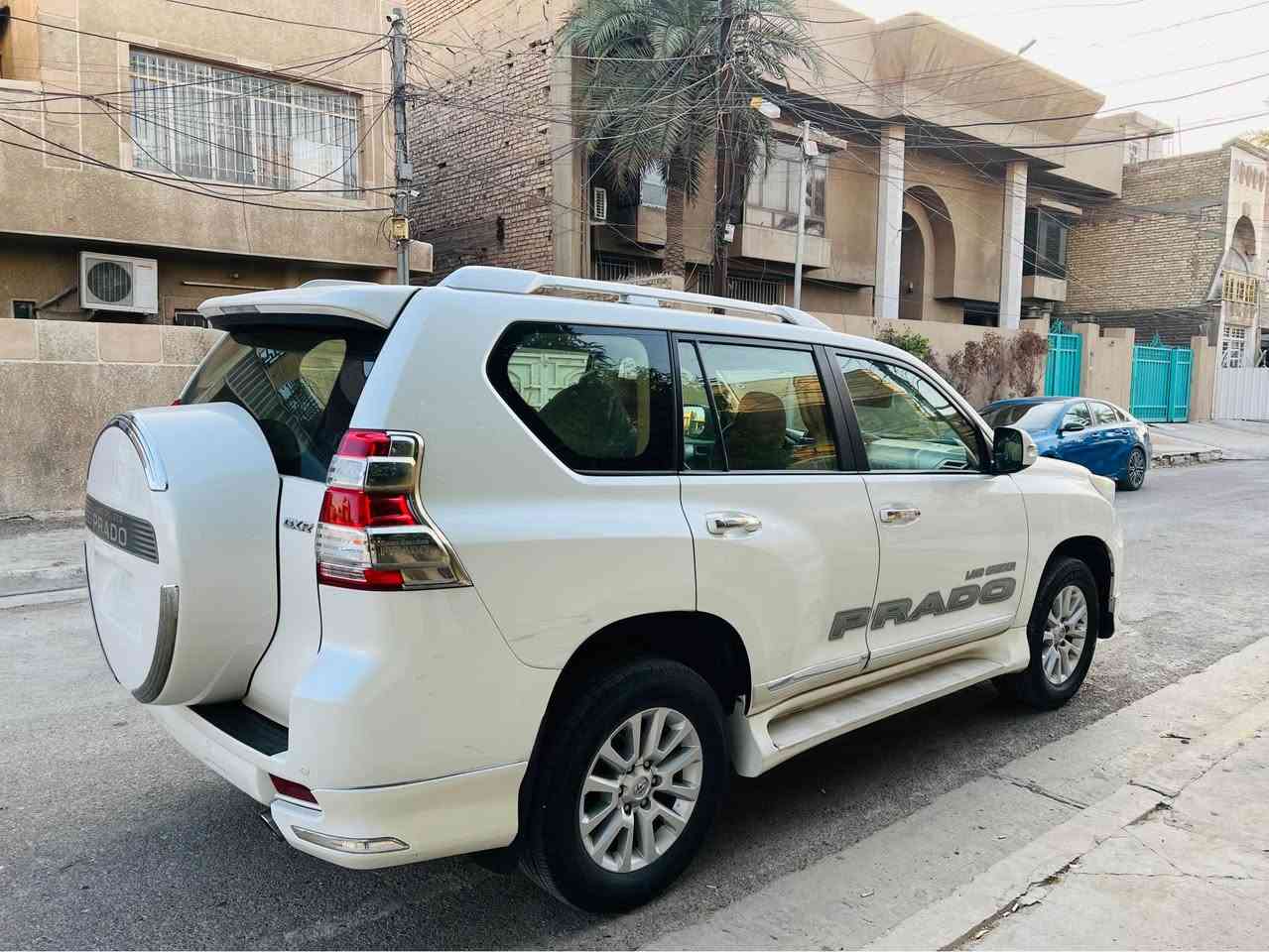 السياره مكفوله كفاله عامه من صبغ والضربه
     فقط بارد شبر بلهلال الخلفي
تخم تاير جديد / محرك 4000 6 سلندر
رقم أربيل تحويل ثاني يوم 
    🛑🛑 السعر : 36 ونص وبيها مجال
 ثلاث شدات وخمسه وستين ورقه وبيها مجال
         ماشيه : 138 الف حقيقي 
مواصفاتها : 
دبل تانكي + فتحه
ويل فكسار + لايت زنون 
-مثبت سرعة + تحكمات استيرن
-حساس خلفي -كشنات كهرباء عدد ثنين 
- كشافات ضباب -كشنات جلد    
-شاشه اصلية -حساس تاير  -مانع انزلاق
-اربع جام اوتو -لايت زنون ناصي ***وعالي
-زراك لايت -هوك خلفي 
-مري جانبي كهربائي (شفطط ) 7راكب 
٣قطع تبريد  - بلوتوث-   
عنوانها : بغداد حي القاهره
الرقم للاستفسار : ‭٠٧٧١ ٢٩٧ ٨٩٠٤‬ بغداد, العراق
