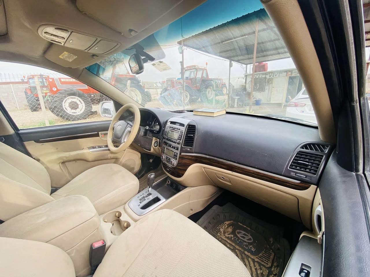 سلام عليكم سنتافي اللبيع بلاش بلاش
٢٠١٠
جاهزه من كلشي 
السياره حلوه  محرك ٢٤٠٠
السعر ١١٤
مكان واسط 
***********
