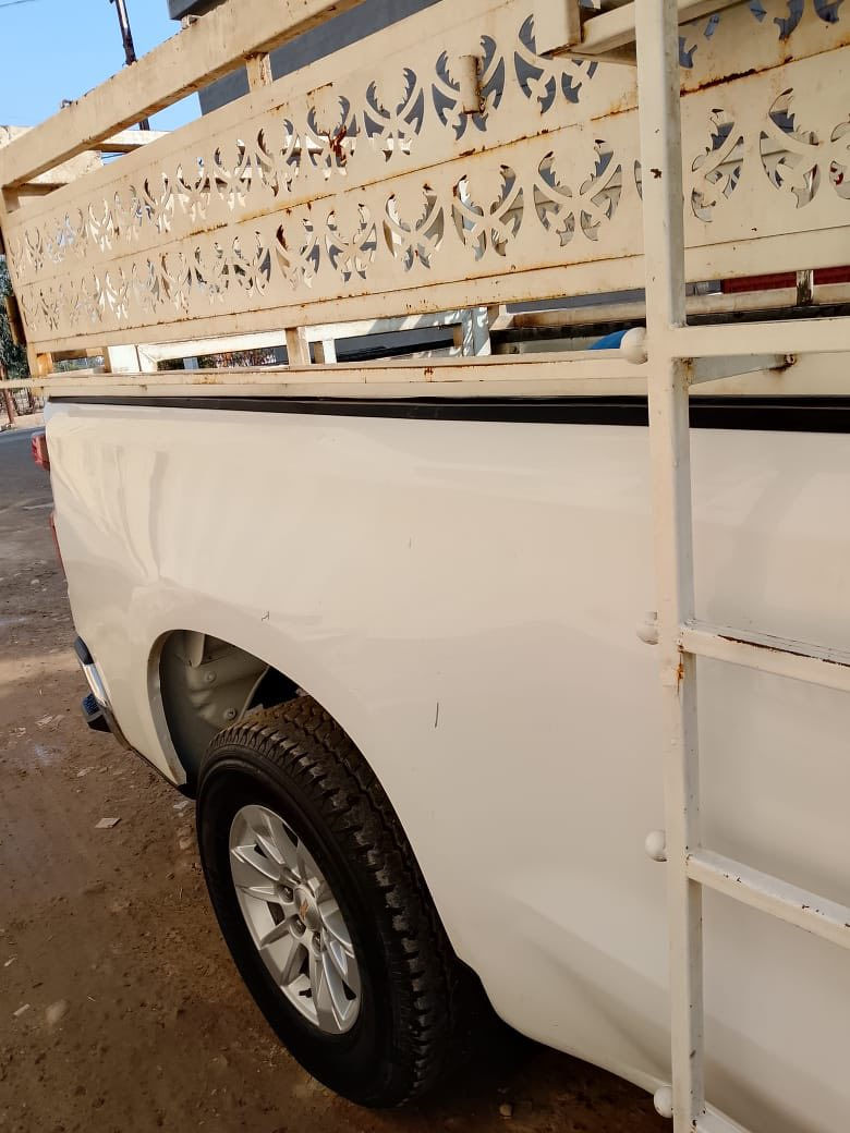 سلفرادو موديل 2022سياره ضرر جاملغ يمنه فقط تبديل في امريكاا ارباكات شركه شرط سياره جديده ونضيفه على وضع الشركه 8سلندر 5300 كير 8نمره 6برغي  تحويل شرط *********** 
سعر 200وبيها مجال
