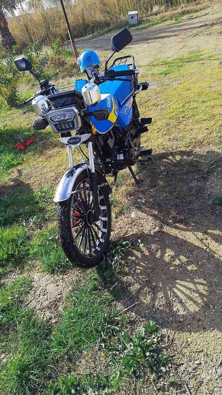 دراجه للبيع سولنك مديل 25مكينه 200Ccاوراق اصولي مو سكنر دراجه مابيها اي نقص سلف نكره كامله بعنا لكلمه معدل135وتطلع اكثر تفاصيل اكثر خاص او تصل بي واتساب***********  عنوان بغداد محموديه سعر825وبي مجال بسيط
