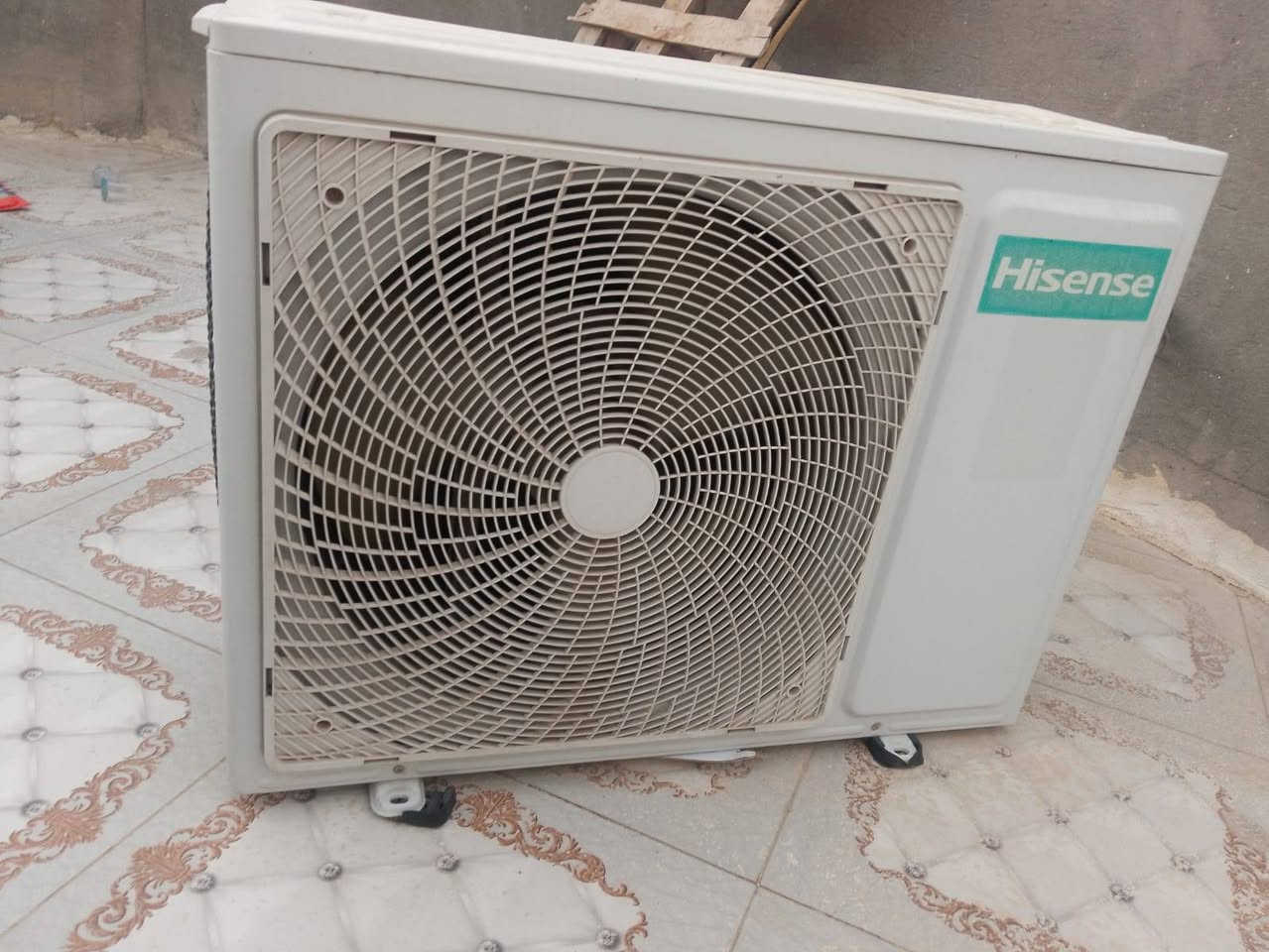 السلام عليكم سبلت طن ونص للبيع يحتاج بس غاز السعر 200  كامل اي شي مابيه العنوان البصره ابو الخصيب عويسيان شارع كوت الضاحي  *********** يوجد واتساب
