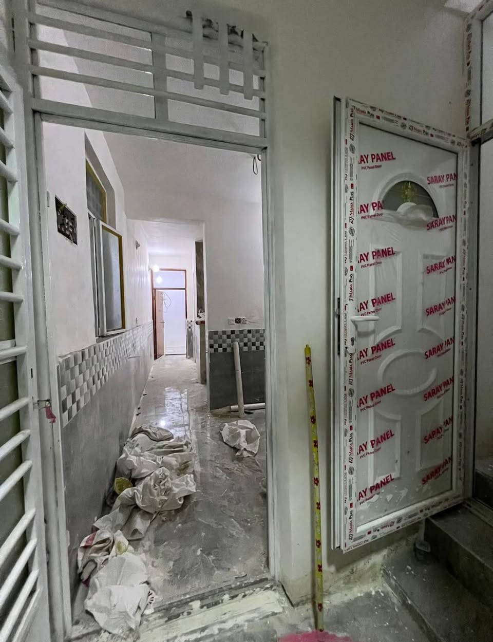 شقه ارضيه غرفه وصاله وخدمات حديثه 
ـ منطقة الفضل قريب شارع الجمهوري فرع البراجه 
ـ سعر الأيجار ٣٠٠ الف 
ـ للتواصل / ***********
