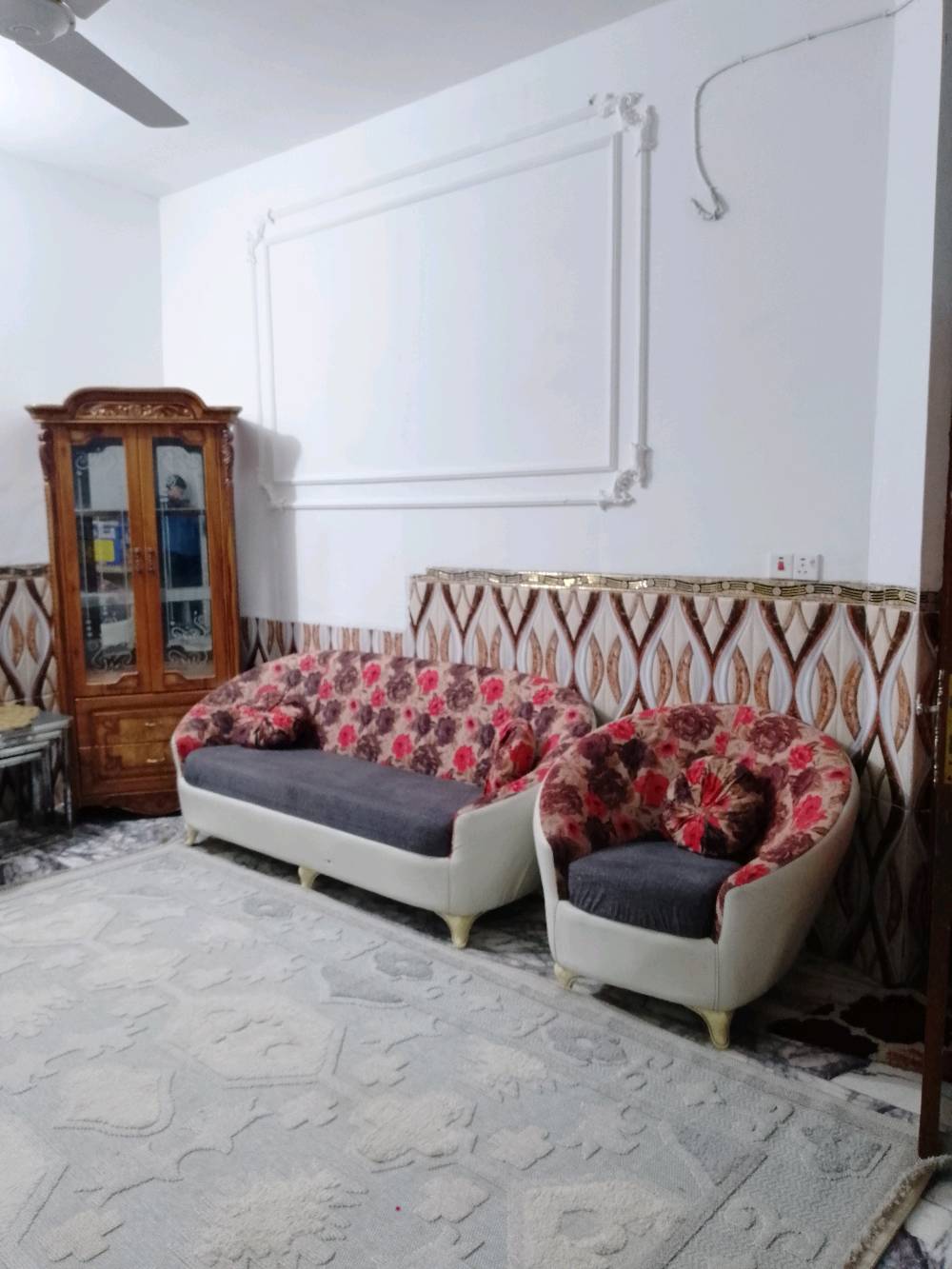 بِسْمِ ٱللَّهِ ٱلرَّحْمَـٰنِ ٱلرَّحِيمِ
‏{إِنَّ اللَّهَ هُوَ الرَّزَّاقُ ذُو الْقُوَّةِ الْمَتِينُ}
‏🏠 فرصة مميزة – دار للبيع 🏠
‏📍  الموقع: خلف بانزين خانة اضواء بابل شارع 80 

‏📐 المساحة: 150م²
‏📏 الواجه 15نزال 10
‏📄 جنس العقار: طابو زراعي 
‏✅ سند 25 _ تحويل مباشر
‏💰 السعر خاص 
‏‏📞 للاستفسار الاتصال:
‏☎️ ***********حسين فاضل 
‏☎️ ***********عباس بلاسم 

🖊️للتنويه يمكن ان يتبقى مبلغ قدره 5 مليون في ذمتك ووتقم بالتسديد كل شهر 500الف 

‏الخدمات:
‏ماء_مجاري _كهرباء_ تبليط قيد الانشاء 
‏
‏🛣️عنوان المكتب:
‏شارع 80 قرب مستشفى المستقبل.
‏
‏💯🔥اذا كان لديك دار او قطعة ارض للبيع او ايجار نحن نقدم لك العرض فقط راسل الصفحة او الاتصال على الارقام في الاعلى.
‏