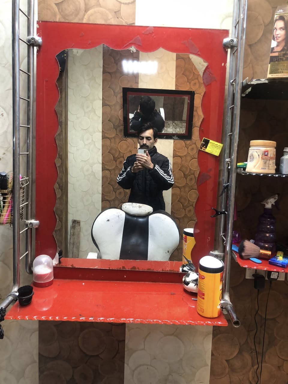 سلام عليكم غراض حلاقة نضيفات  الجمات الحمر عداد٢ والجمات سود الم الضوية عداد ٢ ابيعهن   والحقاتهن  ابيع شلع


**إذا كنت صاحب هذا الإعلان وتريد حذفه لأي سبب، رجاءا أرسل رسالة إلى الدعم الفني**