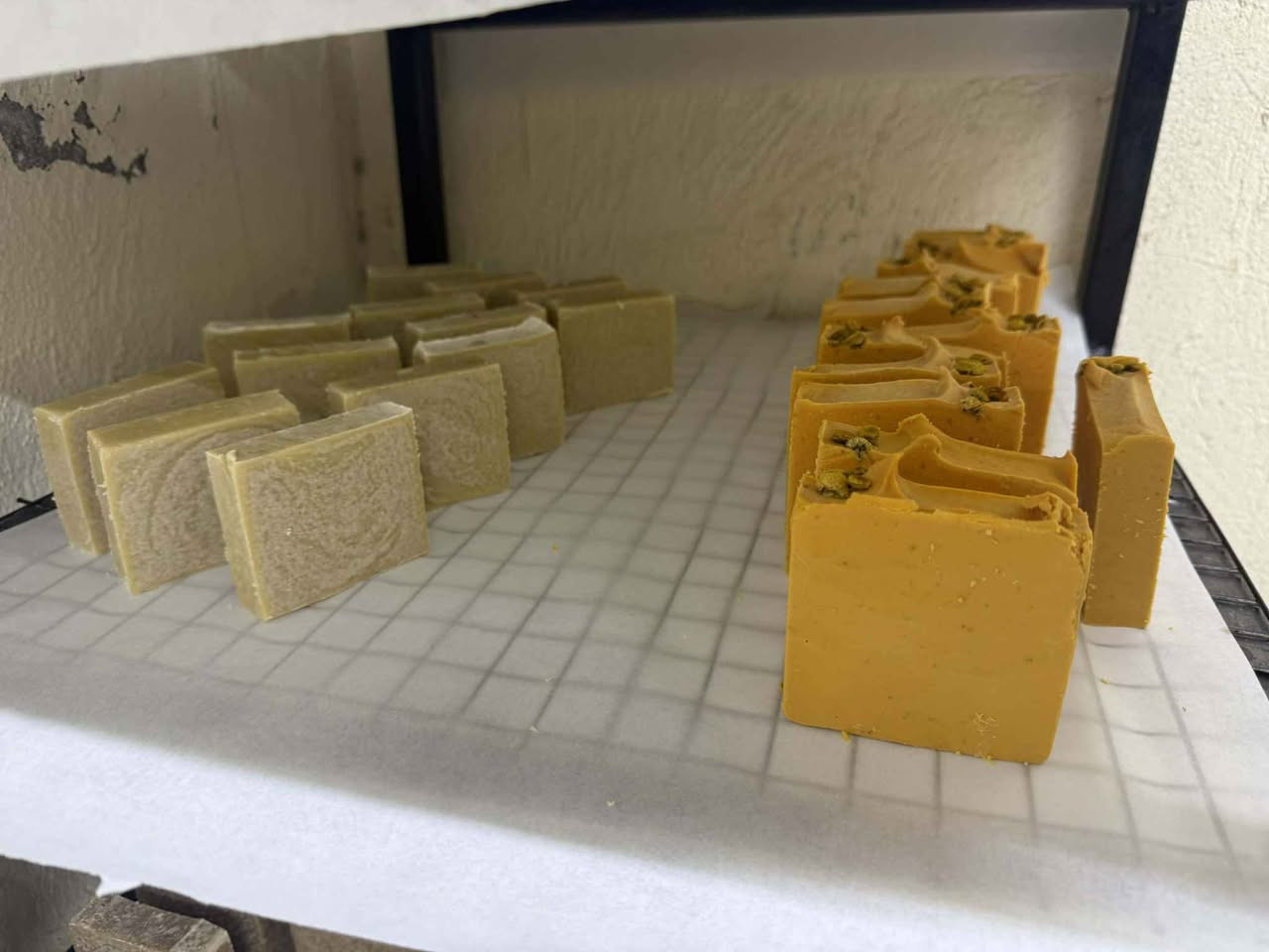 صابون الكركم 
صابون طبيعي يرطب البشره 
مصنوع من اجود انواع الزيوت 
الكميه محدوده بغداد, العراق


**إذا كنت صاحب هذا الإعلان وتريد حذفه لأي سبب، رجاءا أرسل رسالة إلى الدعم الفني**