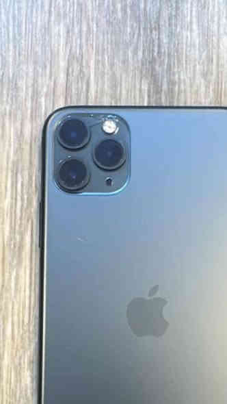 ايفون 11 برو ماكس بطاريه 74 ذكره 256 بي فطر قليل من يم كامره وما مأثر جهاز ما مفتوح وكلشي ما مبدل بي سعره (250) مكاني بغداد الكماليه ***********
