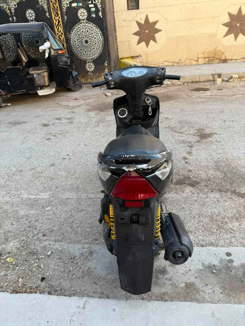 سلام عليكم ثعلب مكينه بلاديه ما ملعوب بيها كابيتر اصلي كفر اصلي دراجه شلعه معدل كهربايات شغاله ختم واحد كلها كفر وسواد تخم تاير جديد ترايك وين ما تريد مكاني بغداد الشعله السعر 650بيها مجال بسيط لشراي رقمي ***********
