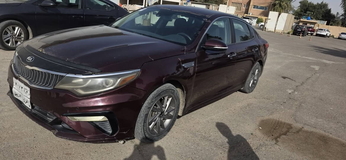 كيا اوبتما موديل 2020 وارد امريكي gdi2400
حادث مثل مموضح بالصوره صندوق وجاملغ خلفي ايسر 
 كشن مخمل
تبريد ثلج
شاشه+كامره خلفيه
رقم اربيل
المكان بغداد المنصور
السعر 138
***********
