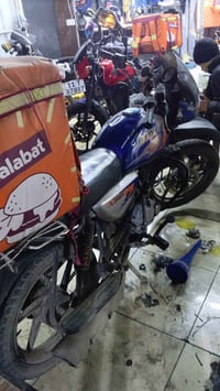 بوكسر 2022 الدراجه بدون اوراق اني اكفلها من كلشي  المكينه مفتوحه  الدر...