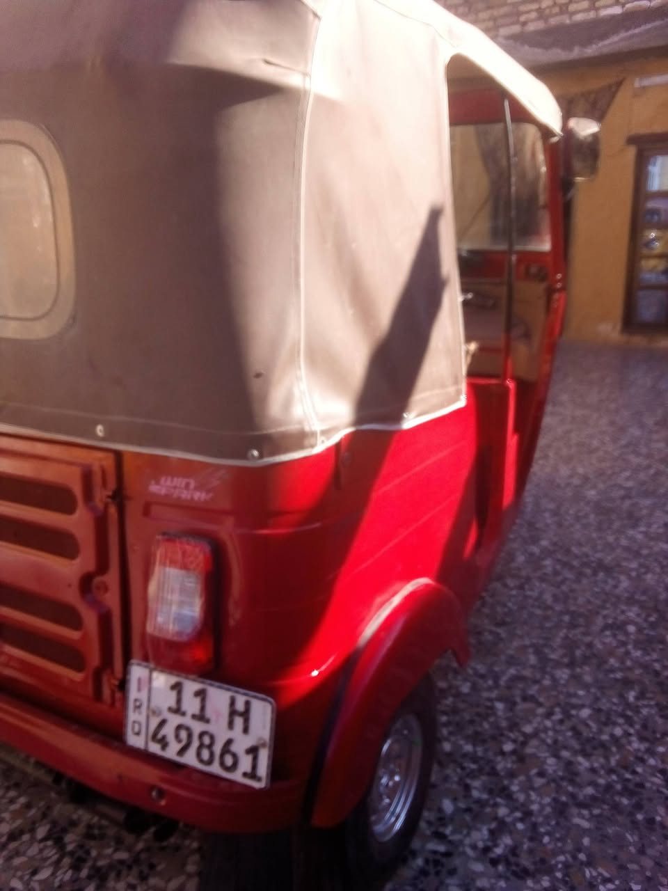 السلام عليكم 
تكتك موديل 17 شهر 12 رقمه سنويه انكليزي
راعيها جيرانه بسمه المكان سبع قصور شارع قاسم الوكيل الرقم الهاتف ***********
