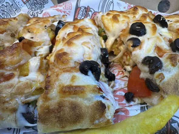 � مطعم شيف حمودي 🍟
متوفر جميع الوجبات السريعة 🔥
(بركر – زنكر – ريزو – بيتزا – كنتاكي – فلر دجاج – صاج إيطالي – لغم بركر) 😋
توصيل سريع لكل مناطق الرشدية والمناطق القريبة 🚗💨
☎️ للطلب: ***********
االتوصيل لغايه2بليل
