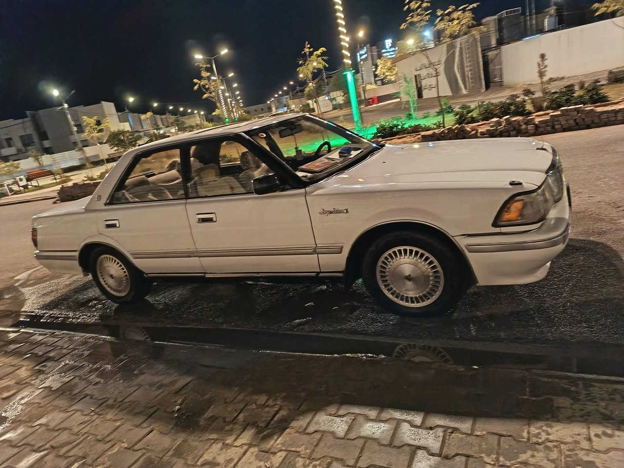 سلام عليكم...
سوبر هارتوب موديل ٩٠ يسره بلاد
مكفوله من الضربه بيه رشات صبغ بسيطه
تبريد قطعتين
رقم بغداد مشروع وطني
للاستفسار خاص
***********
