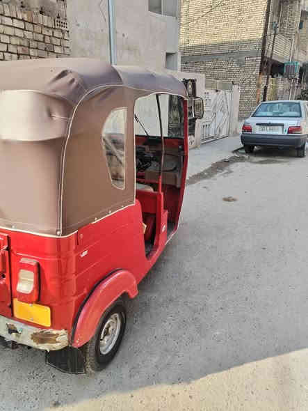 السلام عليكم تكتك موديل 18 أوراقهة كاملة. مكينة جديدة قبل سبوع نفتحت كلشي تبدل أصلي. خير من الله كبل للشارع للبيع أو مراوس بتكتك مرقمة.. العنوان الشعب.. ***********واتساب
