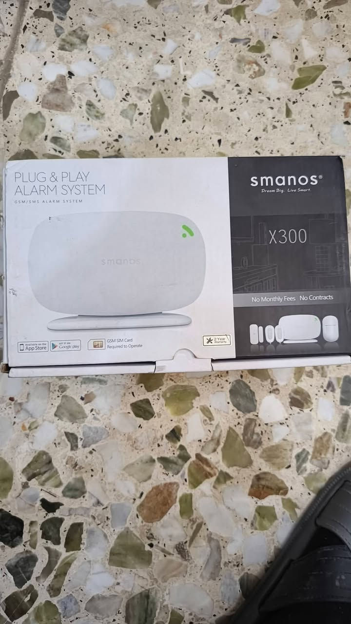 ⚙️ شلون يشتغل؟ جهاز انذار يغنيك عن الحرس ويخليك تنام مرتاح يفيد صحاب المنفذ ولمجمعات ولبيوت
1️⃣ تركب حساسات على:
الأبواب
الشبابيك
داخل الغرفة
2️⃣ من يصير:
فتح باب
كسر زجاج
حركة داخل المكان
➡️ الحساس يرسل إشارة للجهاز الرئيسي.
3️⃣ الجهاز يسوي واحد من هذني:
يطلق صفارة إنذار قوية
يرسل اتصال أو رسالة للموبايل
يشغل الكاميرات (بعض الأنواع)
🧩 مكونات الجهاز عادةً
✅ وحدة التحكم الرئيسية
✅ حساسات حركة (Motion sensor)
✅ حساس باب/شباك
✅ ريموت أو تطبيق موبايل
✅ صفارة إنذار
✅ بطارية احتياط
📱 أنواع أجهزة الحماية
🔹 عادي — صفارة فقط
🔹 SIM Card — يتصل عليك بالموبايل
🔹 Wi-Fi ذكي — تتحكم بي من تطبيق
🔹 مع كاميرات — مراقبة + إنذار
⭐ مميزاته
يمنع السرقة بنسبة كبيرة
ينبهك حتى لو بعيد
سهل الاستخدام
يشتغل وقت انقطاع الكهرباء (بطارية)


**إذا كنت صاحب هذا الإعلان وتريد حذفه لأي سبب، رجاءا أرسل رسالة إلى الدعم الفني**