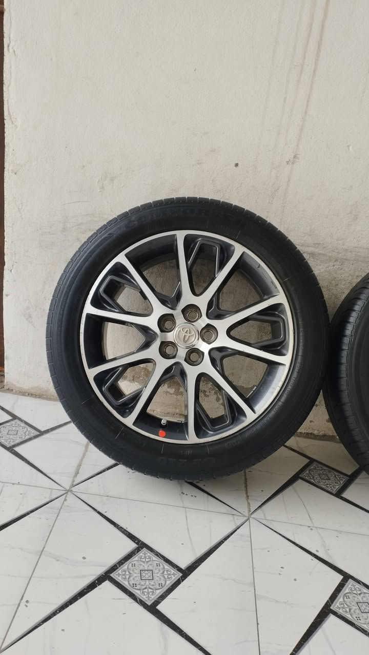 اسلام عليكم اخوان سعر 250 الف واصل وجب جديد طخم ويل تايرات كورلا SE موديل2017 حجم 17 شريكة أصلي بلادي ماشاء الله نضيف لا لحيم لا عواج لا صباغ طخم تايرات نص عمر قياس تايرات 215/50/17 سعر 250 الف عنوان كركوك قادسي أو لا يم نادي سولاف رقم موبايل ***********  ***********
