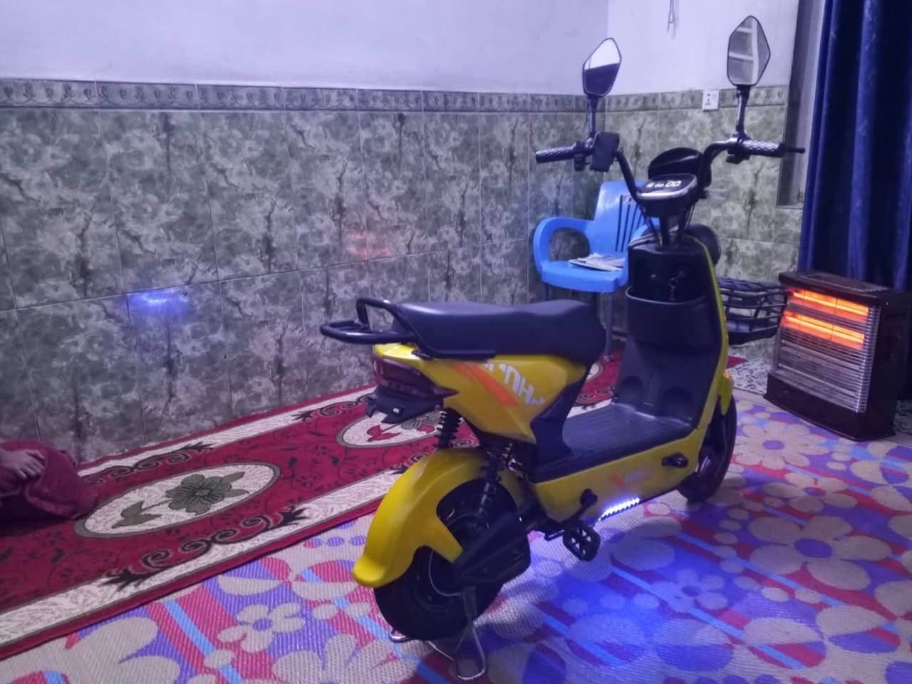 سلام عليكم دراجه شحن جديده السرعه 60 حجم 14 اربع بطاريات مابيهه اي نقص السعر 375 وبيه مجال قليل الرقم ***********
