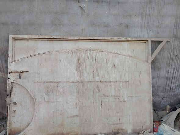 باب سلايت نظيفه حيل وباب مدخل جديده وحديد جنل ثقيل رتفاع ٢٧٠ وعرض ١٢٠ وباب ستقبال طلكه وربع وشبابيك ثنين علئ عرض متر وطول متر للبيع مكاني بغداد الدوره ابو دشير لستفسار تصال *********** وبيه وتساب
