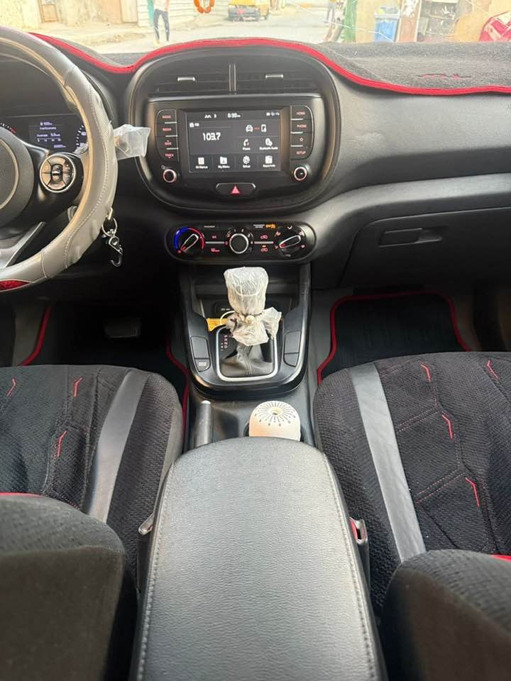 السلام عليكم للبيع سول موديل 20 وارد امريكي محرك 2000دوش بيها 3قطع صبغ بدون تبديل ليبل واحد السياره خير من الله مكفول شاصي لغد ارباك كير محرك رقم بغدادمشروع وطني العنوان بغداد مدينه الصدر للتصال ***********السعر 135 وبيها مجال بصيط جداً
