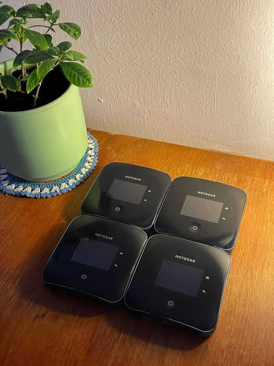 راوترات نتكير  m2   للبيع

+4G
مفتوح لجميع ألشبكات 
أسيا _زين _كورك 

كات 20

يدمج ترددات تلقائي 

2.4  GHZ  //  5 GHZ        يبث بترددين 

منفذ لان   1  كيكا
منفذين للأنتنا الخارجيه Ts9

ملحقات الراوتر     بطاريه +محوله نتكير اصليه 

ألسعر   ١١٥    ألف

متوفر توصيل لكل محافظات ألعراق 
واتساب  ***********
