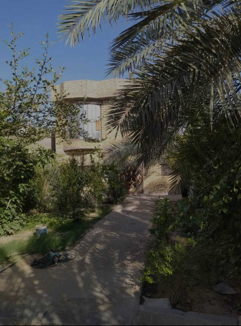 #اسعد_الله_اوقاتكم_بكل_خير⁉️👋

دار سكن للبيع 🧿🧿 

#المساحة::500متر المساحه البناء 200م

#العنوان:: البصرة أبو الخصيب منطقة البهادرية قرب المذخرالدوية 

#جنس_العقار::طابو مالك صرف ينزل المشتري سهم بطابو 

#يحتوي:: البيت على غرفتين٢ منام كبار 
وديوانية 
وصالة ومطبخ 
وصحيات داخلي وخارجي وحديقه وكراج سياره ومحل 

✅ طابق ثاني تلاث غرف منام 
وصالة وصحيات 

بناء طابوق شقل درجة أولى 🔐 
مساحة الكراج 300متر
شارع 10م 

جميع الخدمات متوفرة ماء كهرباء مدارس نت كلشي قريب على 
#السعر((230مليون وبي مجال))
#اللاستفسار:: إلا تصال على الهاتف ☎️📞 
☎️((***********))☎️
            محمد
