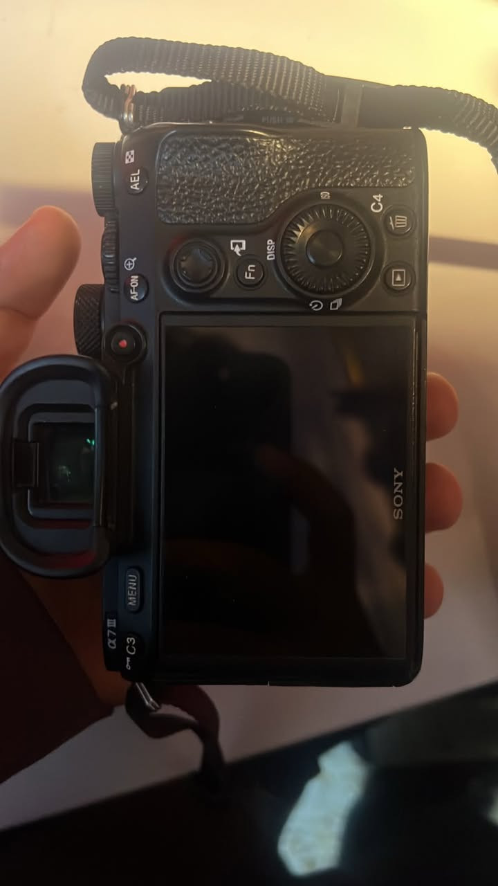 Sony A7 iii
مع عدسة 70/24
شتر26k
نضيفة جدا
سعرمليون و700


**إذا كنت صاحب هذا الإعلان وتريد حذفه لأي سبب، رجاءا أرسل رسالة إلى الدعم الفني**