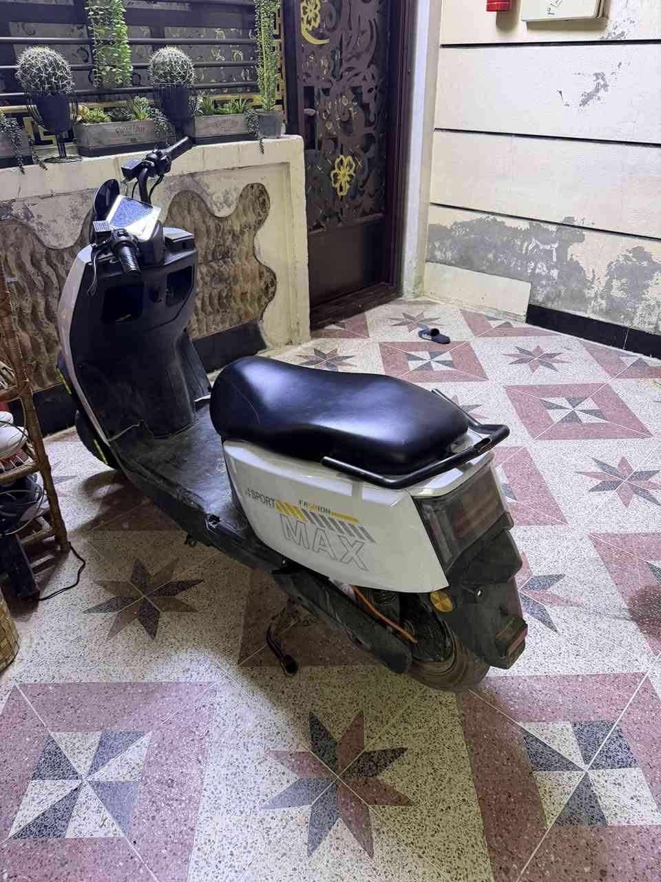 دراجه شحن للبيع مستعجل على بيعتها ***********هاذا. رقمي
