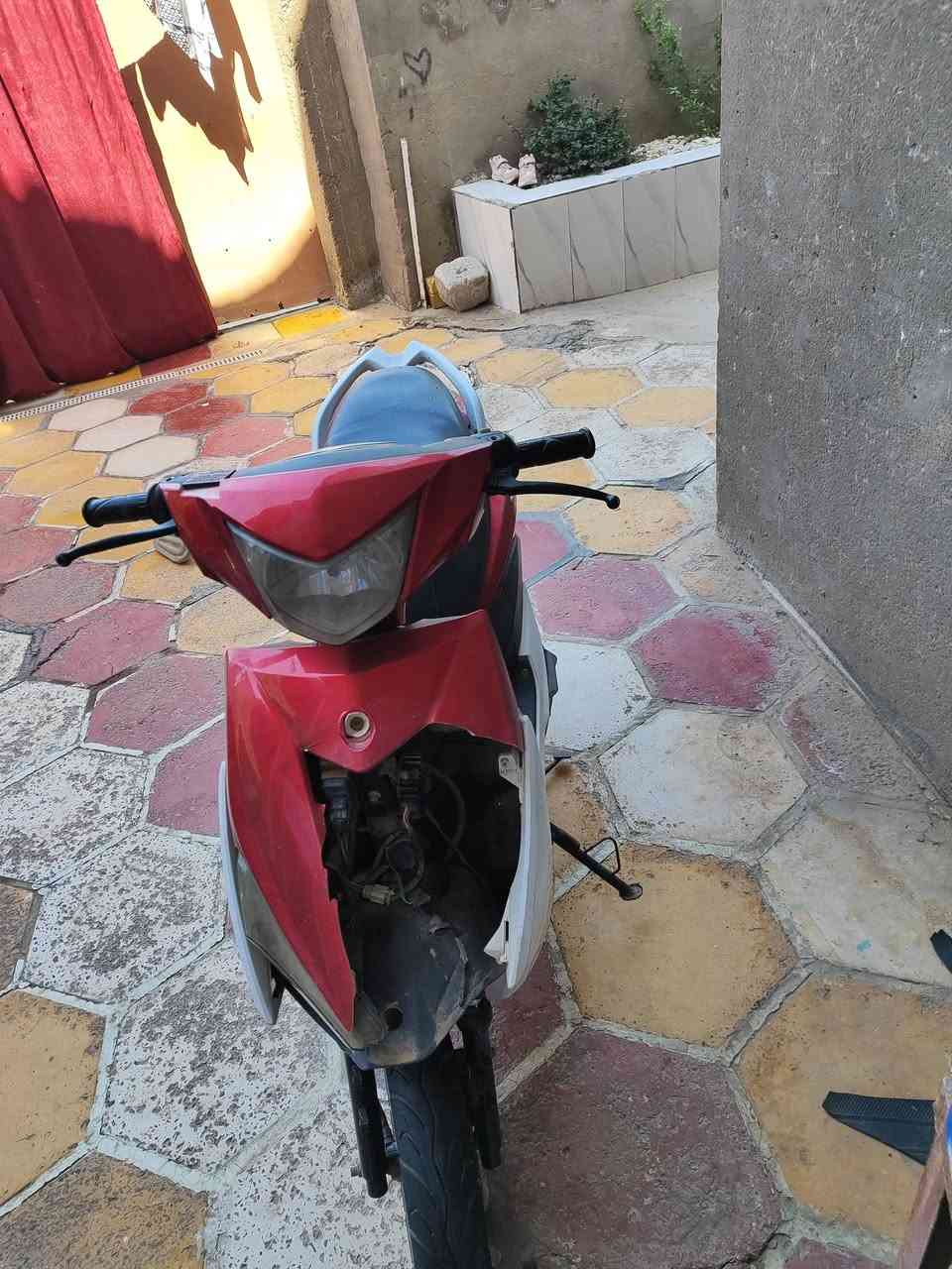 السلام عليكم ورحمه الله 
دراجه ماكس جديده 

مكينه قبل كم يوم فاتحه
بس الكفر الامامي مكسور طخه بسيطه
شغاله جاهزه
مكاني نادر 
***********
