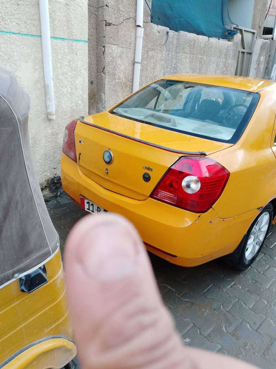 السلام عليكم شباب سياره جيلي موديل 13 مصفره هيئه وغرامات سياره جاهزه بيها فقط رنكات بالمكينه رقم بغداد السعر 35 بها مجال الاستفسار على هذا الرقم ***********
