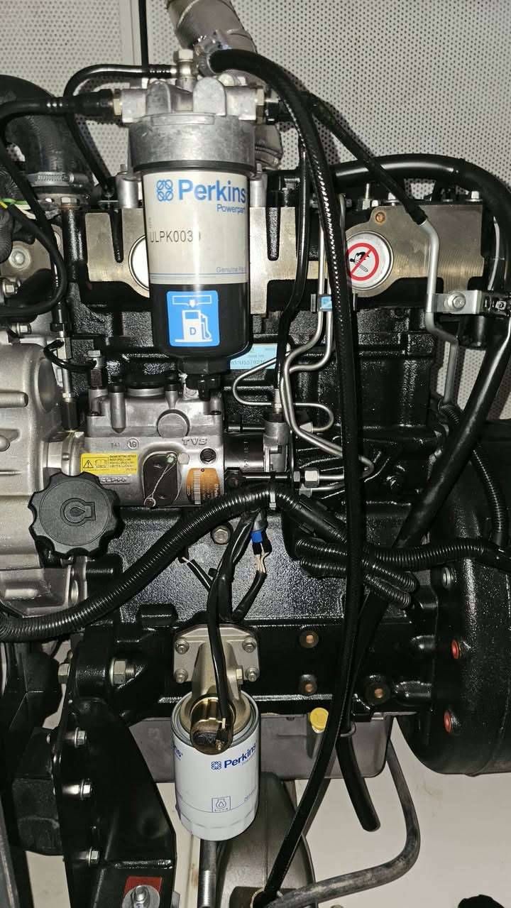 "بسم الله الرحمن الرحيم "
✅ (️٣٠ )كيفي بيركنز انكليزي  🇬🇧
✅ ️توليد لوري سمر الفرنسي  🇨🇵 
✅ ️كاتم  سوبر سايلنت ٩٥ %
✅️ مشتغله(  ٢٠٠٠) ساعة فقط 
✅ ️موديل  حديث  
✅️ المولدة اخت الزيرو مامفتوح بيها برغي وعلى وضع الشركه
✅️   ضمان الحمل والتشغيل 
✅️ شاشة اصليه (DES _UK) برودكشن نظام حماية وتشغيل واطفاء ذاتي 
✅️ صيانه كامله (دهن + جميع الفلاتر اصليه ) يعني تاخذها للحمل مباشرتا ___________________
للإستفسار الاتصال 📞 واتساب 
*********** ___ *********** 
او زيارة موقعنا الكائن بابل__ المسيب  طريق المعهد التقني المسيب كراج  
               ( الضمان الحقيقي )
