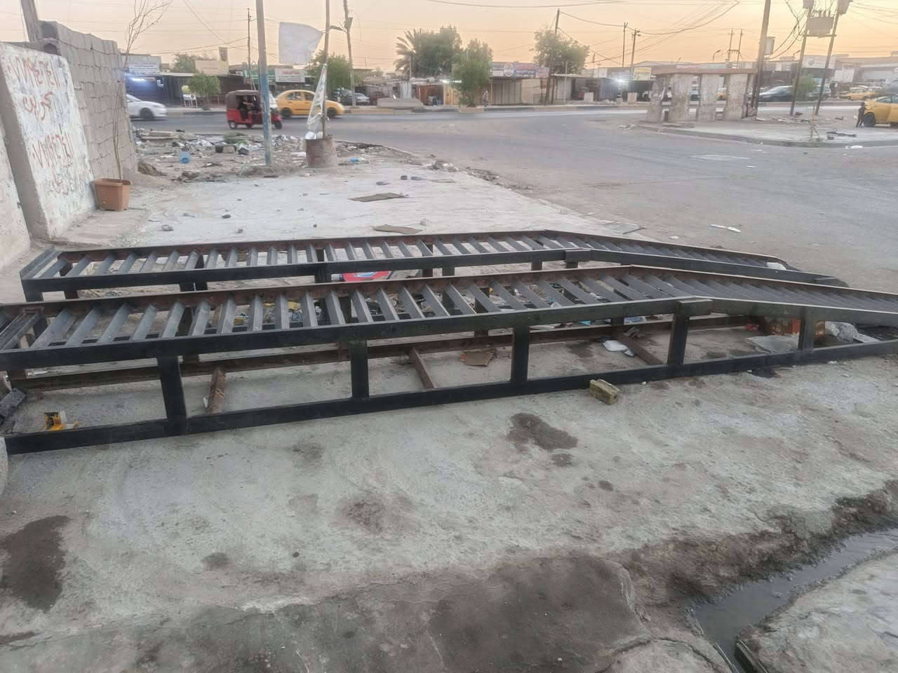 السلام عليكم رمبات جدد مستعملات قليل حديد كله جنل طول سته متر مال كوستر
مكانهن بغداد الزعفرانيه ***********
