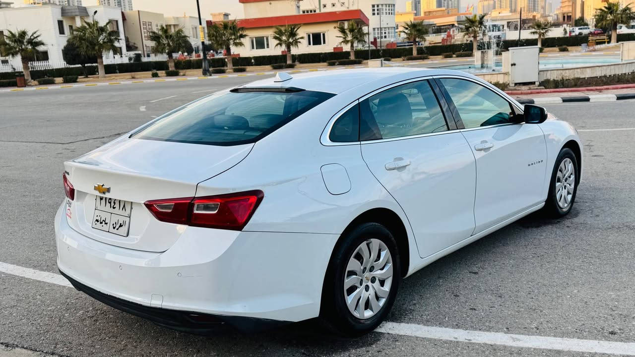 Malibu LT 2018 مەکینە مەرغوب 2.5 بێ بۆیاخ سفری شەریکەی مەنصورە ناو زەرد برێک بەصمەیە شاشە گەورەیە 4دەرگا بەصمەیە  تەبرید مەرکەزیە تەعدیل سورعەیە گێر ئۆتۆماتیک و گێڕ عادیە گێڕو مەکینە بەشەرت 117 کیلۆمەتر ڕۆشتوە سەیارەکە بەناوی خۆمانەوەیە تەحویل و غرامەی سەیارەکە بەشەرت سعری سەیارەکە 135$ شوێنمان سلێمانی رەقەم تەلەفون *********** السليمانية, العراق
