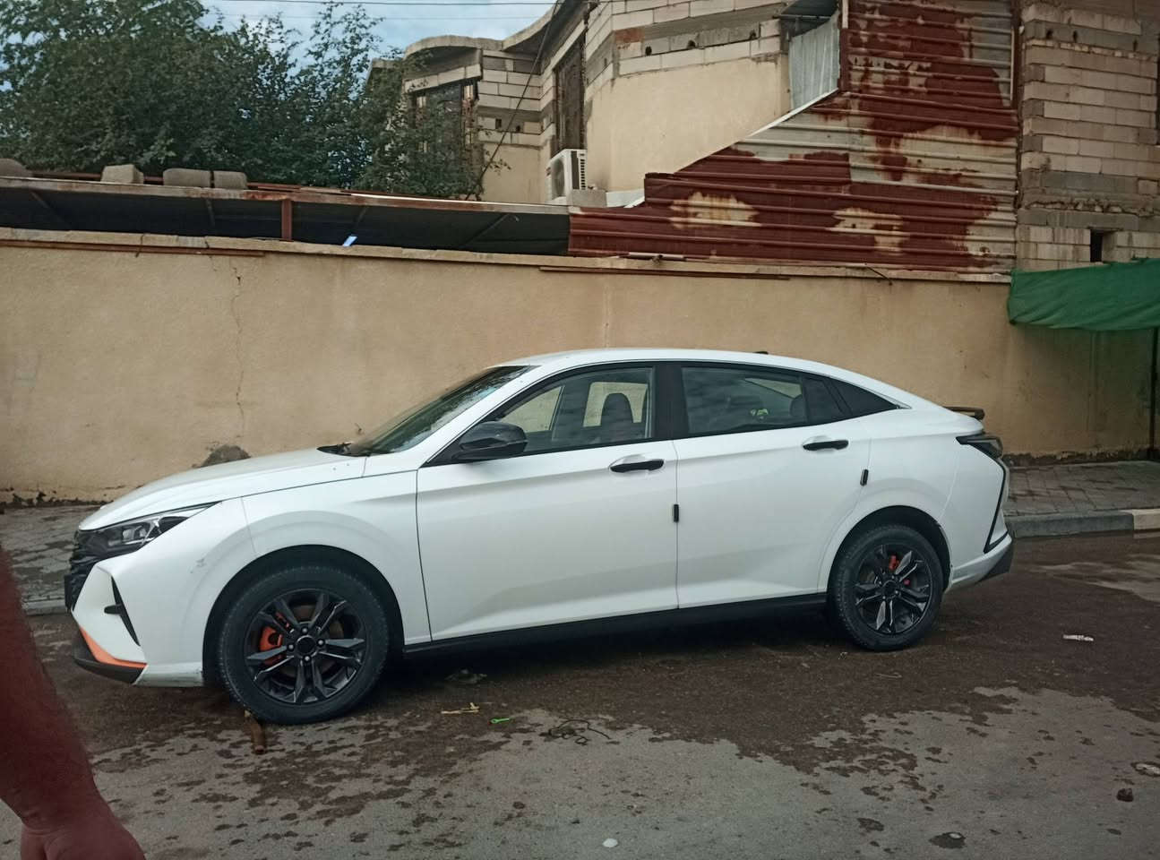 السلام عليكم شاين A3 كفاله مديل 24 محرك 1500بصمتين بيها 6نمر رياضي السياره جديده رقم بصره ابسمي بكانها بصره الزبير رقمي ***********السعر خاص
