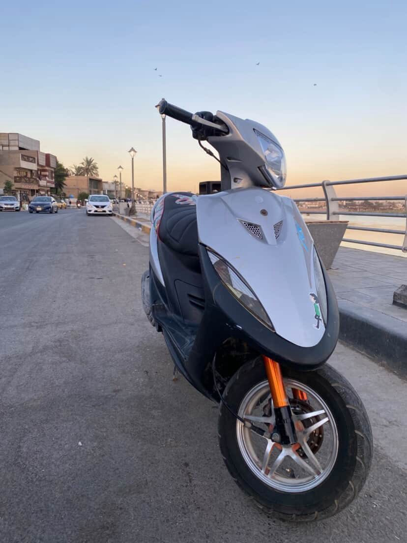 السلام عليكم دراجه للبيع ماكس عدله خير من الله اي نقص مابيها تجي تشوف بعينك كفاله عامه السعر ٧٥٠بيها مجال العنوان الكريعات شارع الكويتي تواصل ويا هذا الرقم ***********
