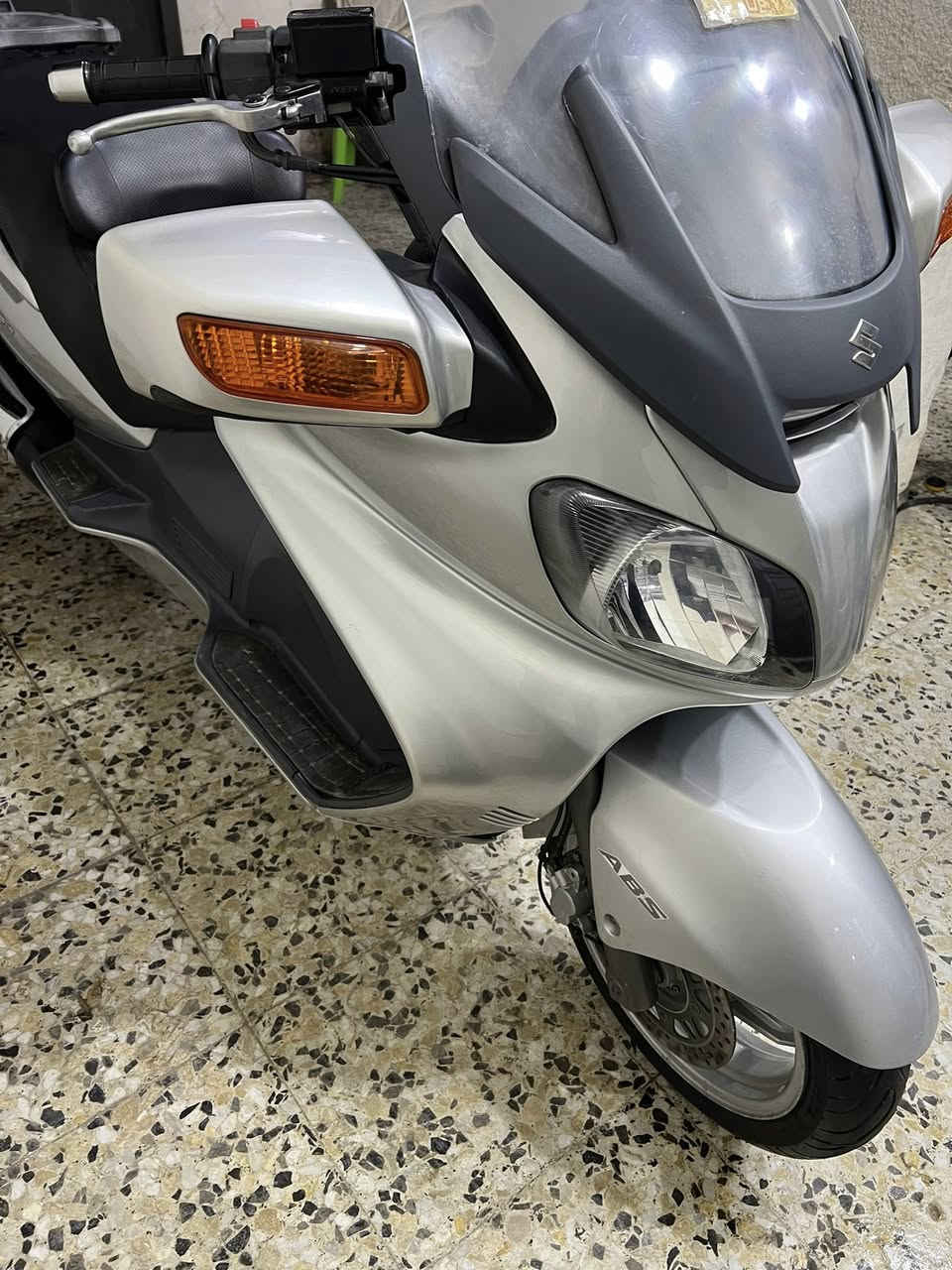 سكاي ويف دراجة جديدة مكفوله العنوان كربلاء فول مواصفات شراي يتصل ***********
