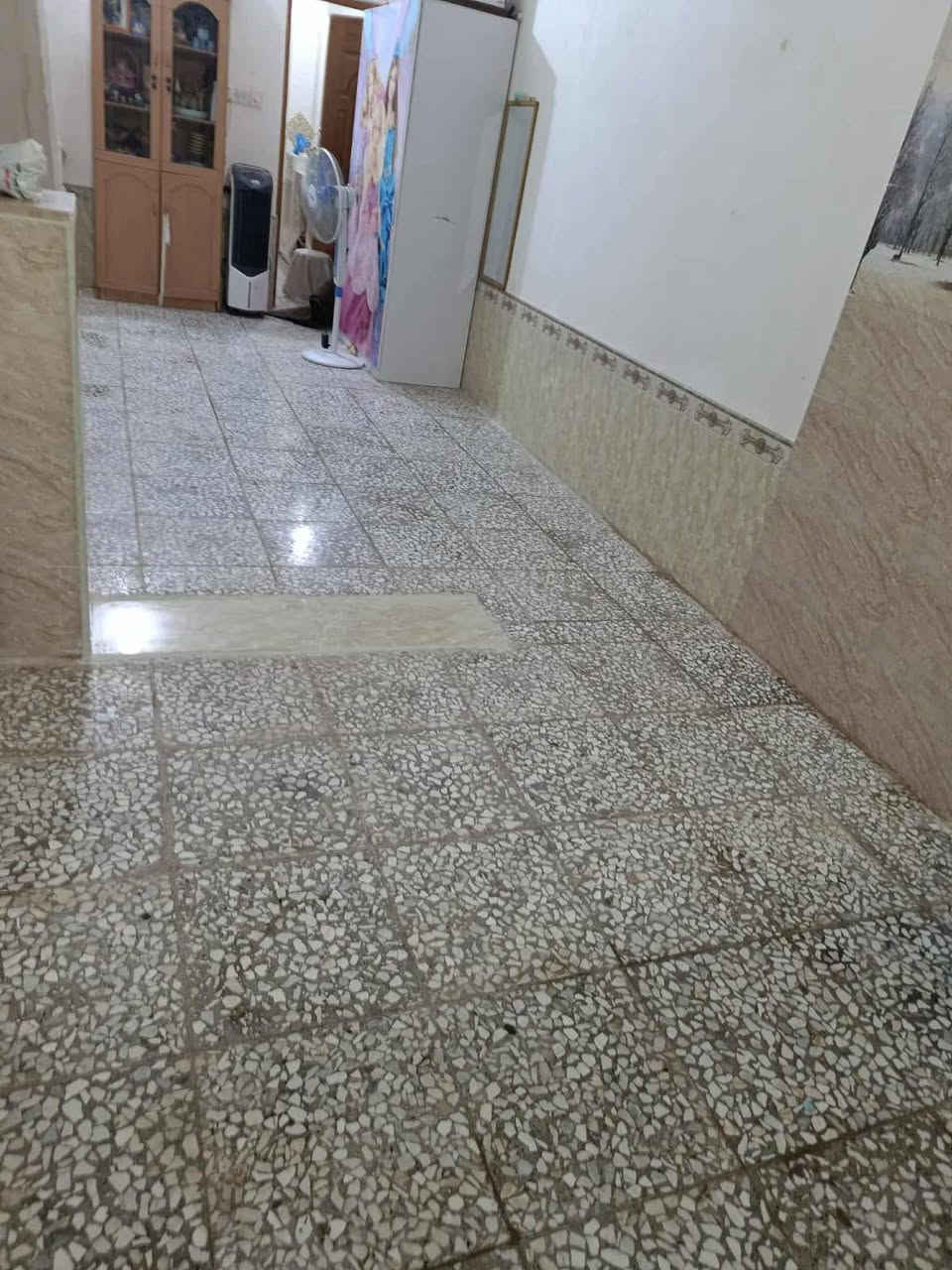 ✨ بيت للإيجار – حي النداء ✨
🏠 المساحة: 100 متر
📍 الموقع: بصف مجمع الأميرات، قريب على شارع المجمعات
🔹 طابق واحد
🔹 بناء طابوك جمهوري
🔹 يتكون من: استقبال، صالة، مطبخ، غرفة نوم
🔹 تخاريج داخلية وخارجية + مكشوفة
🔹 البيت نظيف وجاهز للسكن
💰 الإيجار: 250 ألف دينار
🔒 الدفع كل شهر بشهره (قفل)
للاستفسار ☎ ***********
