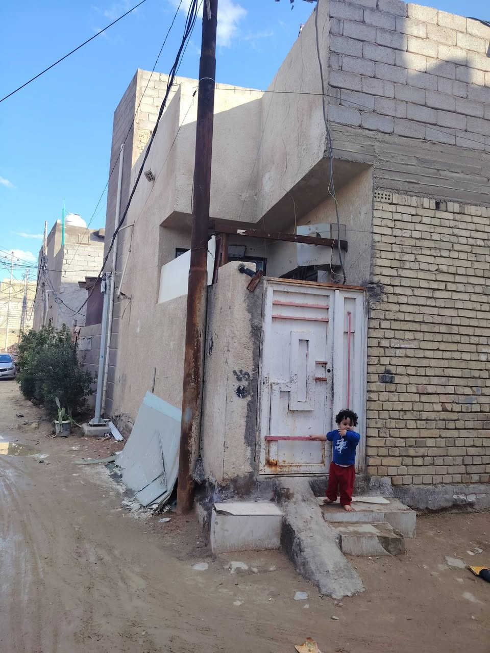 سلام عليكم بيت رهن 20 مليون في الحر بدايت كابينات يم أسواق ابو سيف لاستفسار ***********
