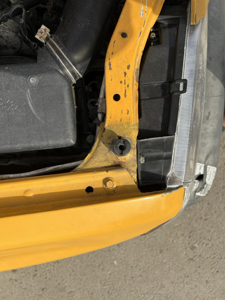 السلام عليكم ورحمة سايبا موديل 2018 للبيع السياره كير مكينه جدد منضومه غاز بيهه تبريد تدفه كله شغال شاشه سنويه جديده مصفره هيهه غرامات بيه صبغ جاملغ ٢ اثر طخه موضوحه عنوانهه بغداد التاجيات الشراي يتصل السعر ٣٨ رقم لهاتف***********
