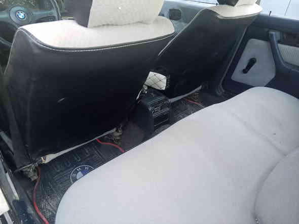 السلام عليكم بي إم 525اصل محرك 6سلندر مفتوح سياره صافيه اي نقص مابيهه تبريد قطعتين فتح صبغ جاملغ خلفي ونص باب بيع وترهم مراوس مكاني بغداد حي الجهاد *********** السعر قفل 45
