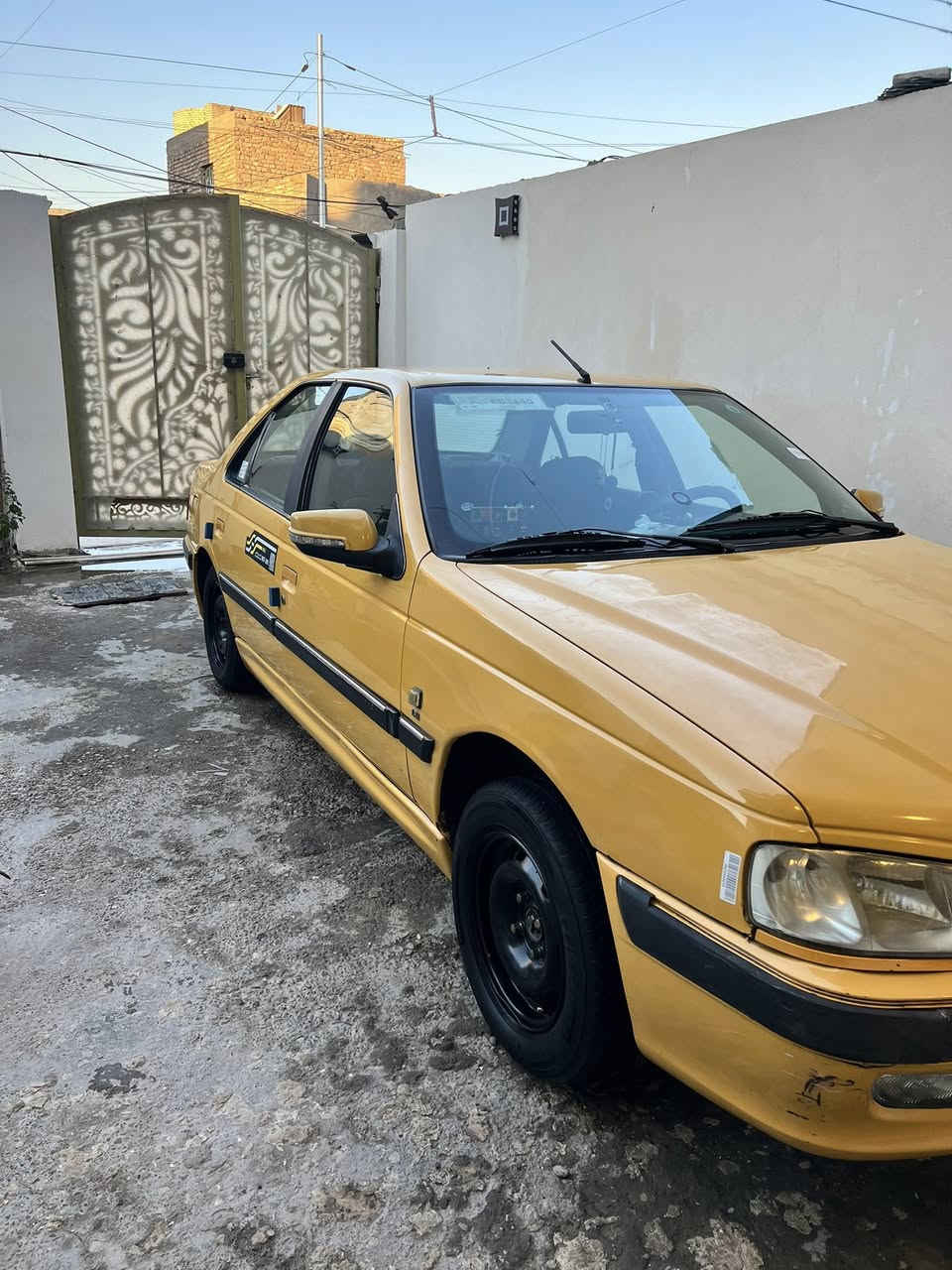 سلام عليكم بيجو بارص 2015 السياره كشرتها حلوه مكفوله من الضربه مكينتها بيها خيط تبخير رقم بغداد الجديد هزه جديده بسمي السياره السعر 45 وبيها مجال مكاني مدينة الصدر ما متواجد عل فيس ***********
