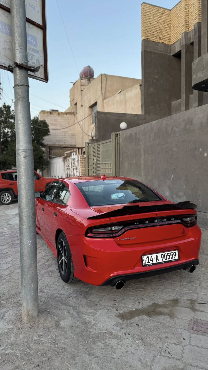 السلام عليكم جارجر 2017 اصل اصل.  رقم بصرة نكليزي بسمي امريكي بيها صبغ الداير الخلفي وباقي كفاله عامه سيارة جاهزه لاخر حبايه جديدة حيل. تايرات جدد حدادية جديدة تبريد. ثلج السعر198 مكاني ناصرية مركز لستفسار اتصل***********
