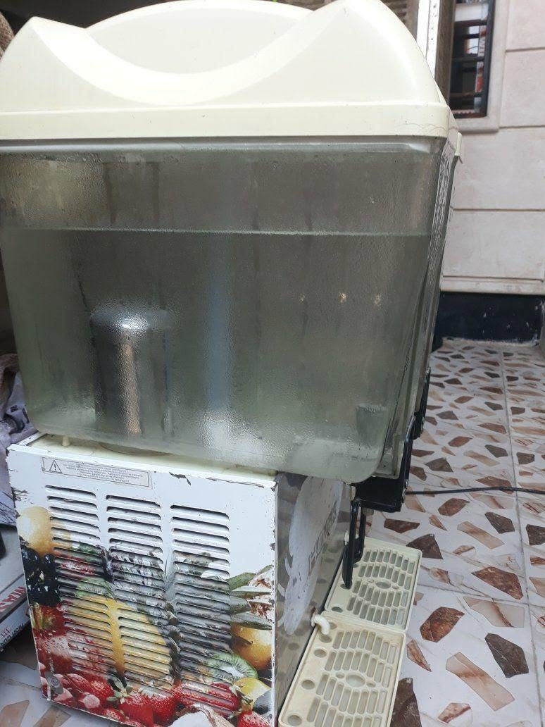 مكينة شربت هوسك تركيه فول تبريد والثلج موجود با التصوير سعرها 360 وبيها مجال للشراي مكاني  حي الانتصار مقابل كاسر الاسعار


**إذا كنت صاحب هذا الإعلان وتريد حذفه لأي سبب، رجاءا أرسل رسالة إلى الدعم الفني**