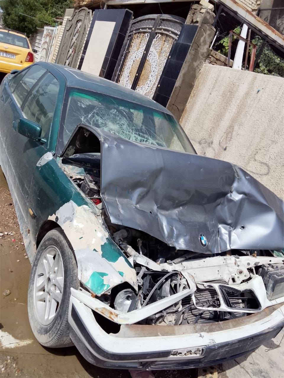 السلام عليكم
BMW

E36
كير ومكينه نشطات مكفولات 
صار بيهه حادث ابنفس الحادث ماله القديم 
موجودات غراضه جدد دعاميه وشغلات اطيهن مجاناً
وخليت صورته قبل الحادث
المكان بغداد حي أور
السعر 24 وبيهه مجال ***********
