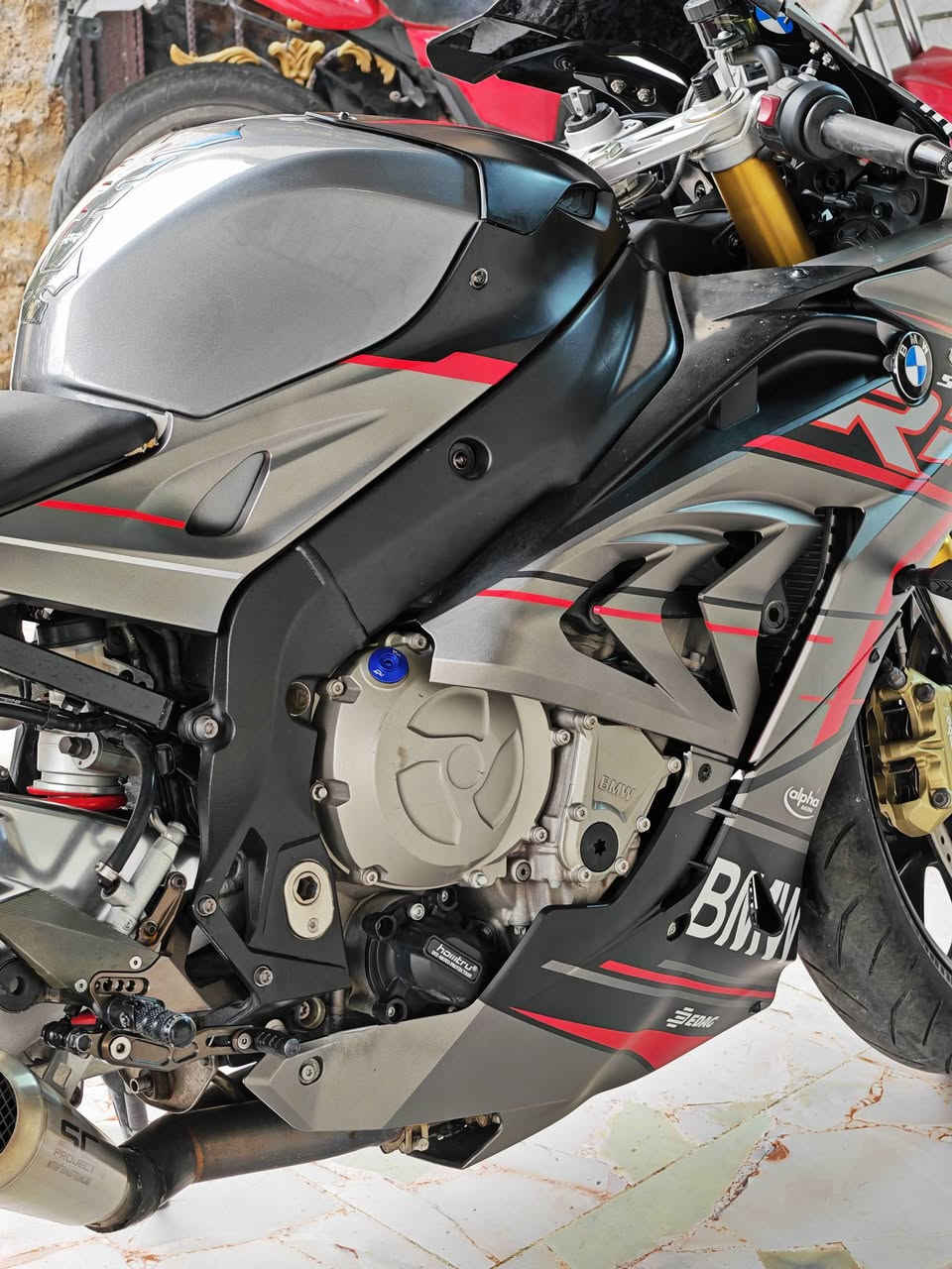 للبيع bmw s1000rr 2016
وارد امريكي حادث كفرات  مكفوله محرك كير شرط 
77ورقه بدون رقم بيه مجال 
*********** مكان كركوك
