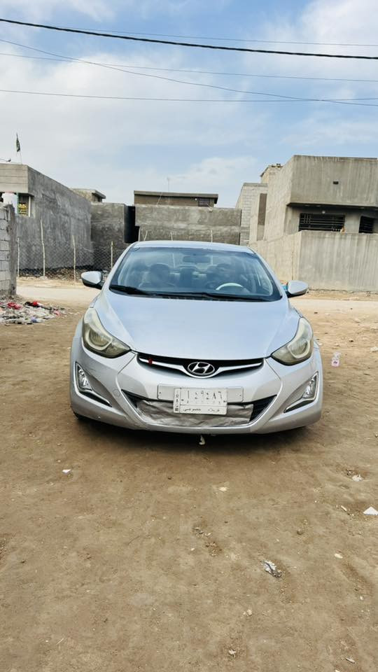 السلام عليكم
الانتره وارد امريكي 2015
مكينه وگير خير من الله بيه باب وجاملغ من جهت العبري مبدلات ونص من التكمه وبسمي السياره مكان السياره جبله 
سعر 100وبيه مجال بسيط رقم ***********
