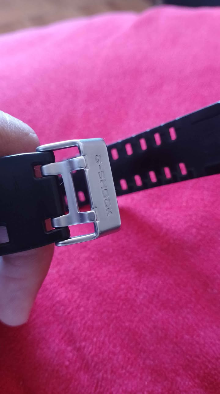 ساعة كاسيو جي-شوك (Casio G-Shock) موديل GA-110MB-1A تتميز بتصميمها الأسود غير اللامع مع لمسات حمراء خفيفة.نوع العرض: تناظري-رقمي (Analog-Digital).المميزات: مقاومة للصدمات، ومقاومة للماء حتى عمق 200 متر.المادة: هيكل وسوار مصنوعان من الراتنج المتين.متاح شحن بفضل الله جميع المحافظات الاسكندرية, مصر


**إذا كنت صاحب هذا الإعلان وتريد حذفه لأي سبب، رجاءا أرسل رسالة إلى الدعم الفني**