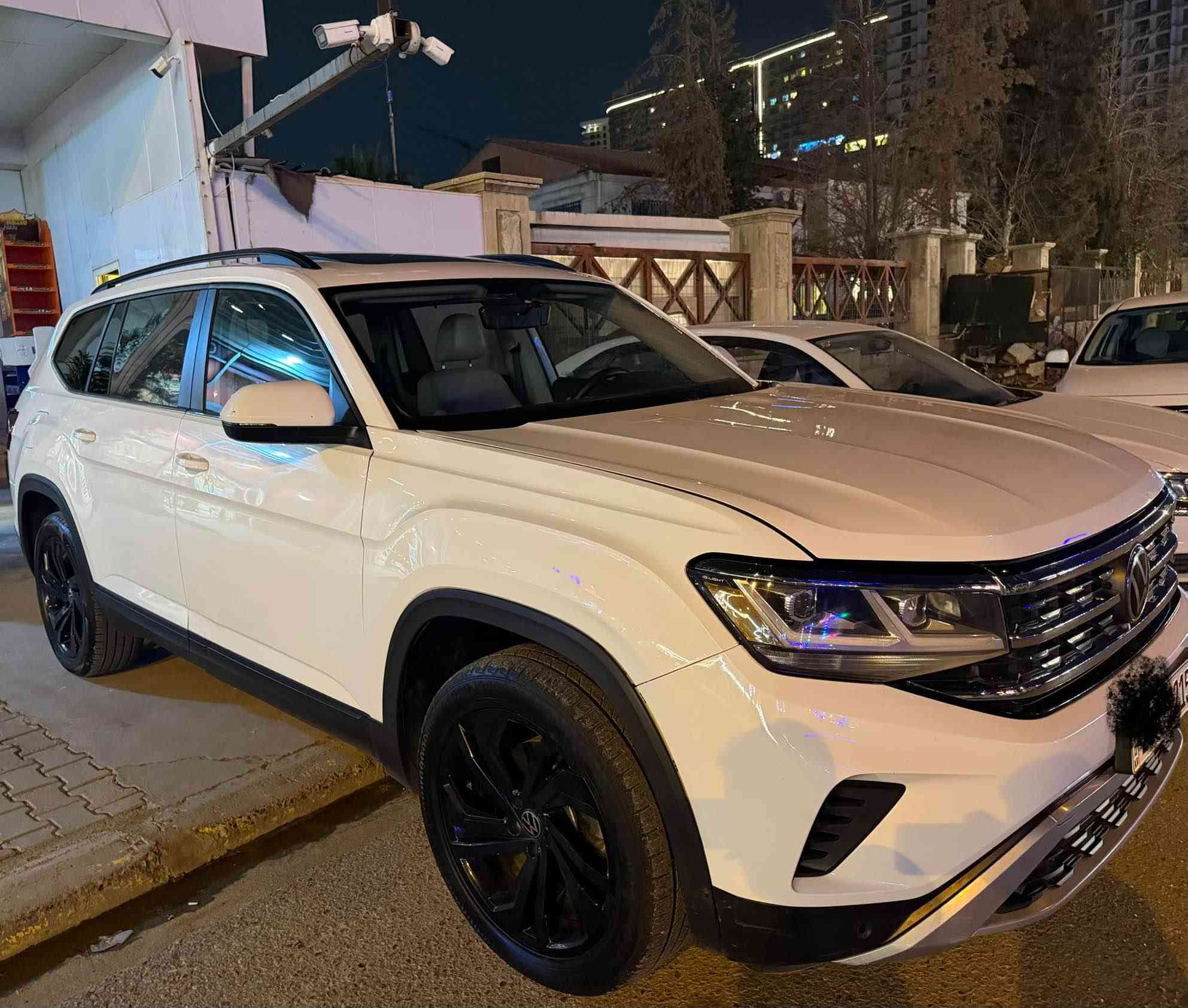 فوكس فاجن اطلس 2023
فاملي 
3قطع صبغ 
شويت تعديل بارد
قوت المحرك 6سلندر بدون تيربو 
7راكب 
6بصمات 
فول مواصفات 
للستفسار ومعرفة المرزيد من المعلومات 
***********
*********** أربيل, العراق
