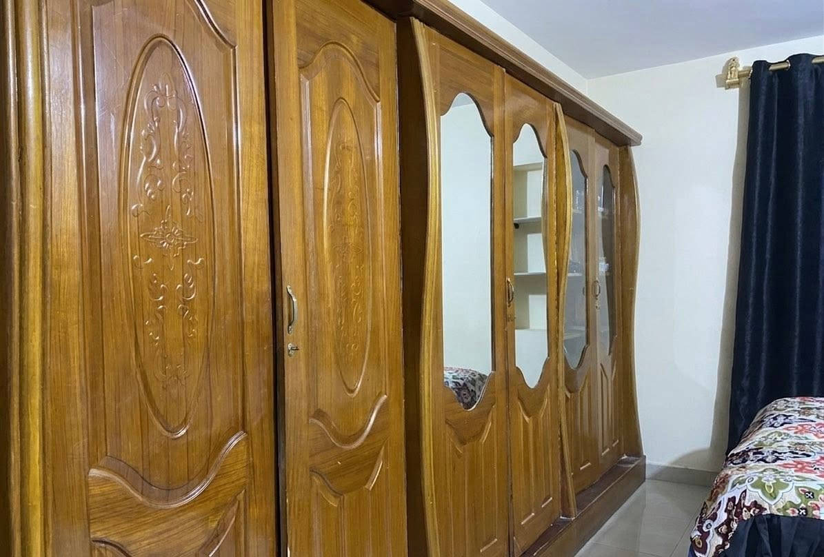 غرفه نوم للبيع كنتور 6 أبواب مع زاويه وميزتواليت
والجربايه السعر ب500وبيها مجال👍

***********
***********
