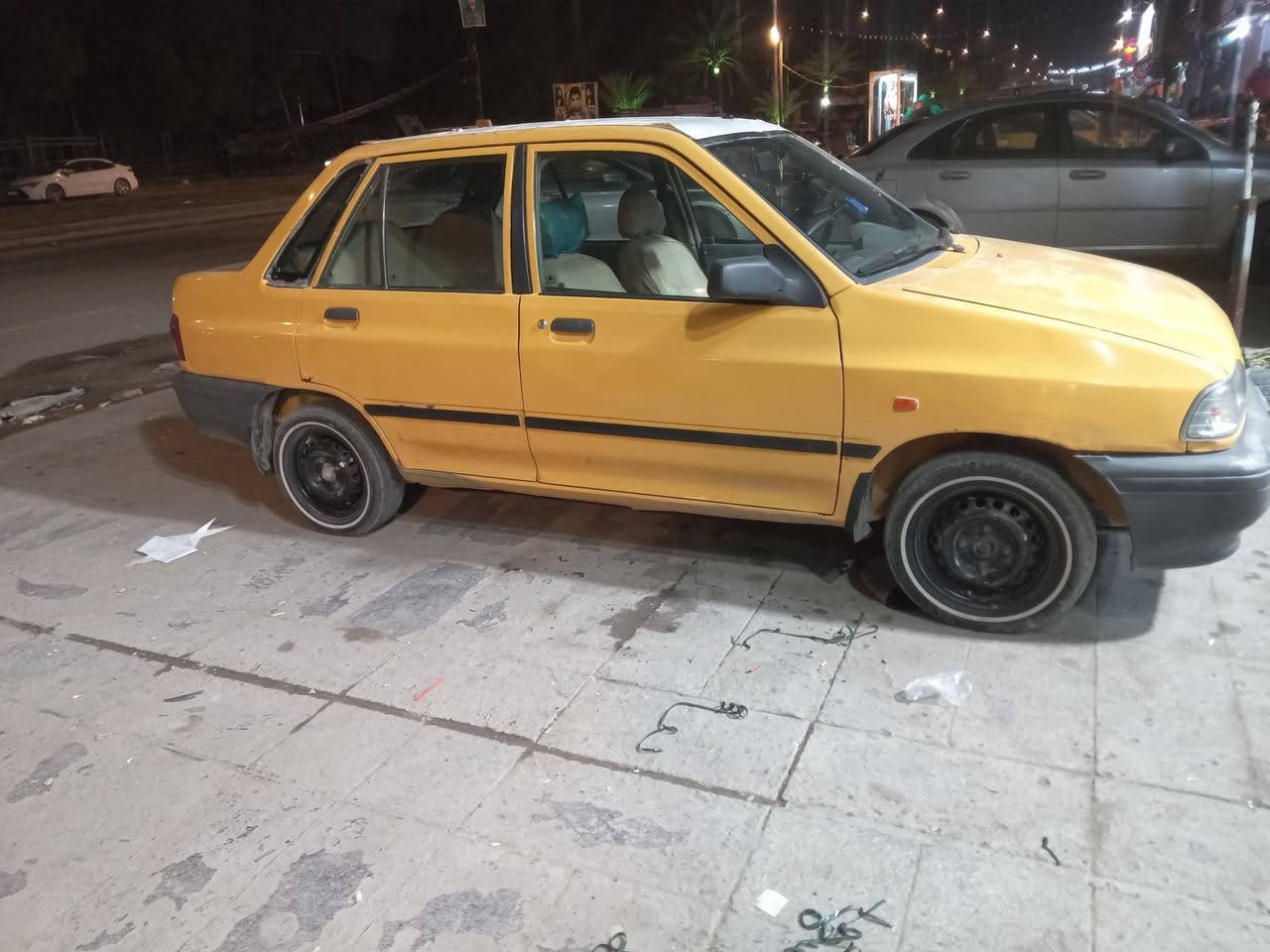 السلام عليكم سايبا ١٢ رقم احمر بغداد
بسمنه كير ومكينه جدد صدر جديد تخم تاير  السياره بيه بيه طخه بالجاملغ  الخلفي الايسر  
شواصي مكفولات لافطر ولا لحيم السياره مدوشمه  كهربائيات كله شغاله
مكاني بغداد الغزاليه 
هذا رقمي***********
